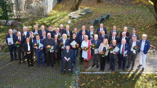 Ordentliche Vollversammlung der BLZK 2022: Verleihung der Ehrennadel der Deutschen Zahnärzteschaft in Silber für große Verdienste für den Berufsstand